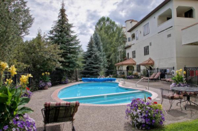 Pool, Hot Tub, Balcony over Burgess Creek, Walk to Gondola Square